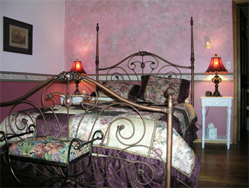 Bedroom 2 Upstairs, Queen Bed